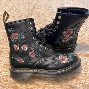1460 Dr Martens Vonda Floral Lace Up Boots Size women’s U.S. 7 UK 5